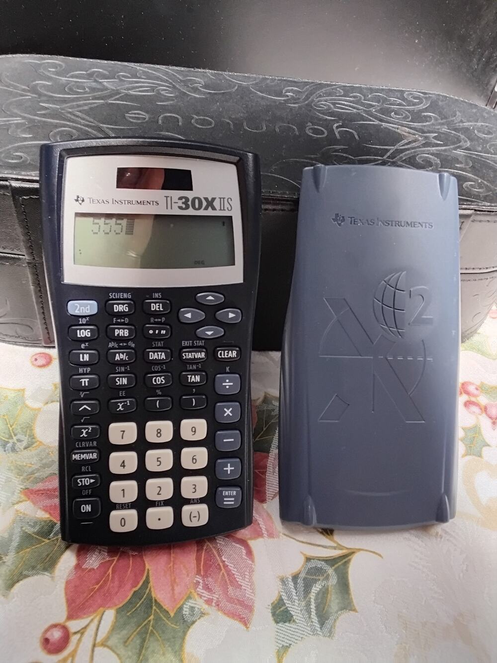 Texas Instruments Tl-30XllS Scientific Calculator Working fine